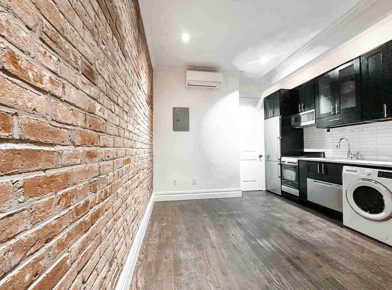 222 E 12th St #3CC - Photo 3 of 4