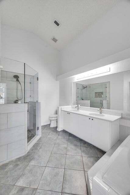 1900 Southwest Logwood Road - Photo 6 of 28