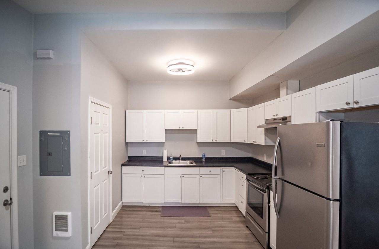 419 Woodward Street - Photo 3 of 14