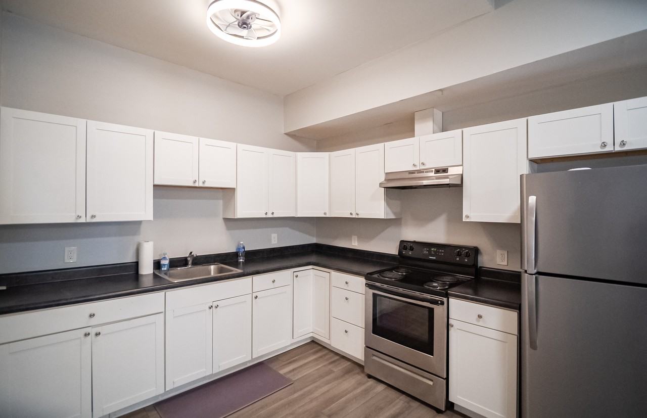 419 Woodward Street - Photo 4 of 14