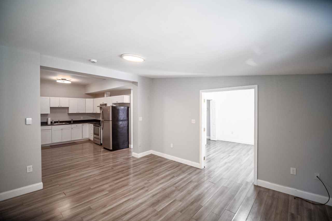 419 Woodward Street - Photo 7 of 14