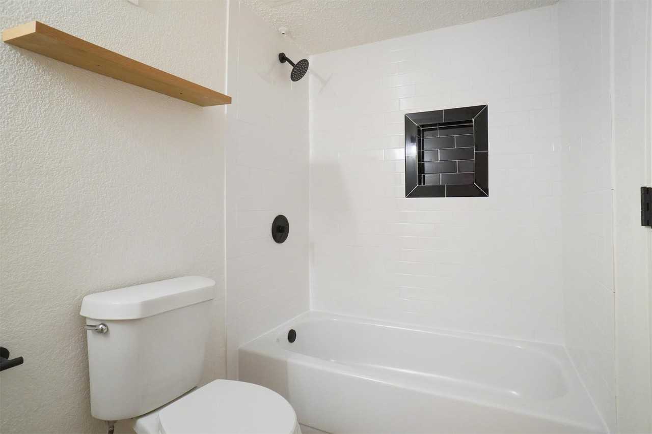 7937 Trimble Dr - Photo 7 of 19