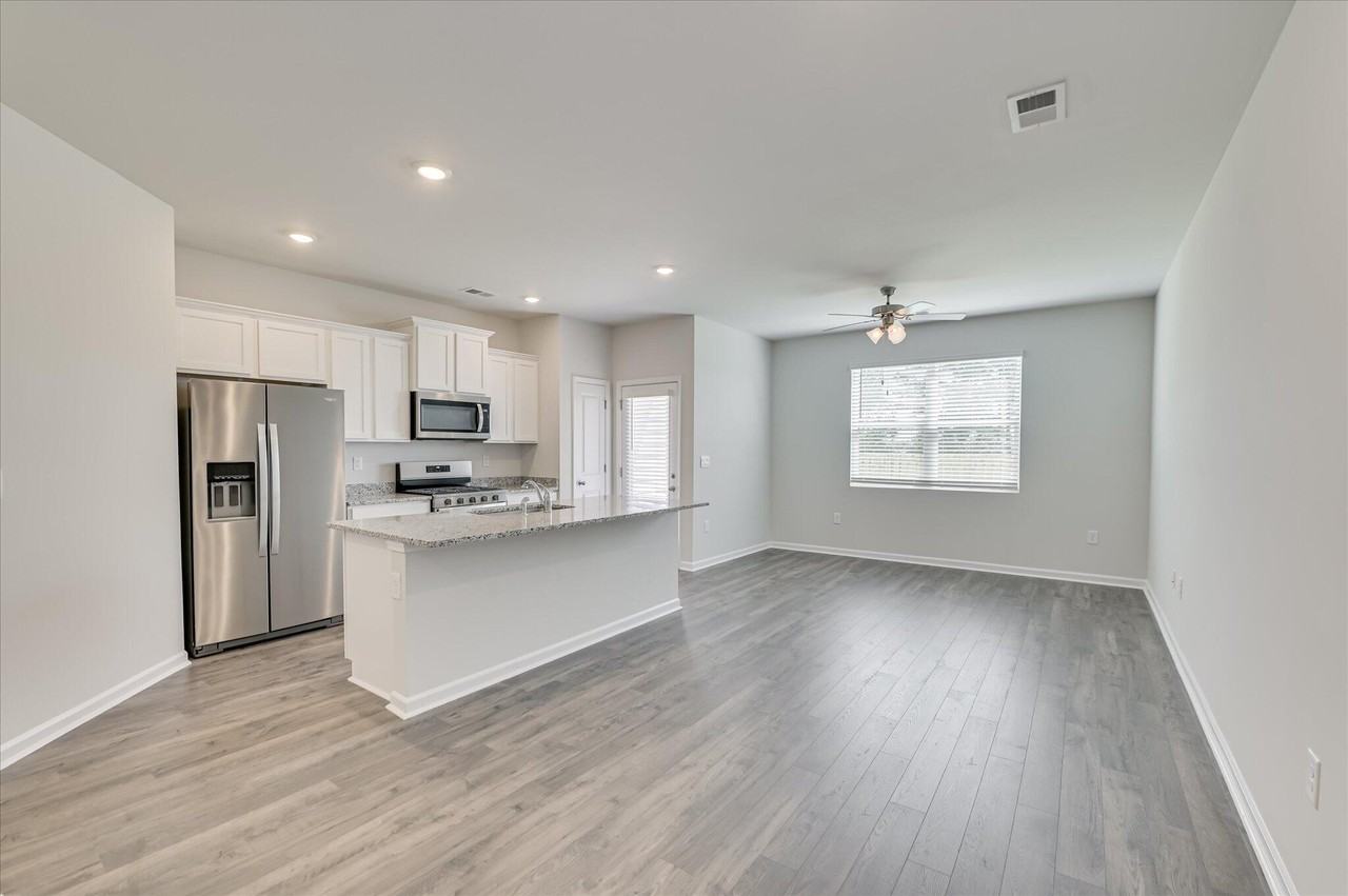 801 Grovebury Ct - Photo 3 of 31