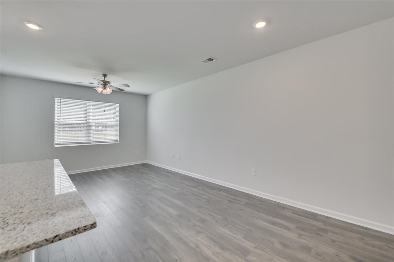 801 Grovebury Ct - Photo 5 of 31