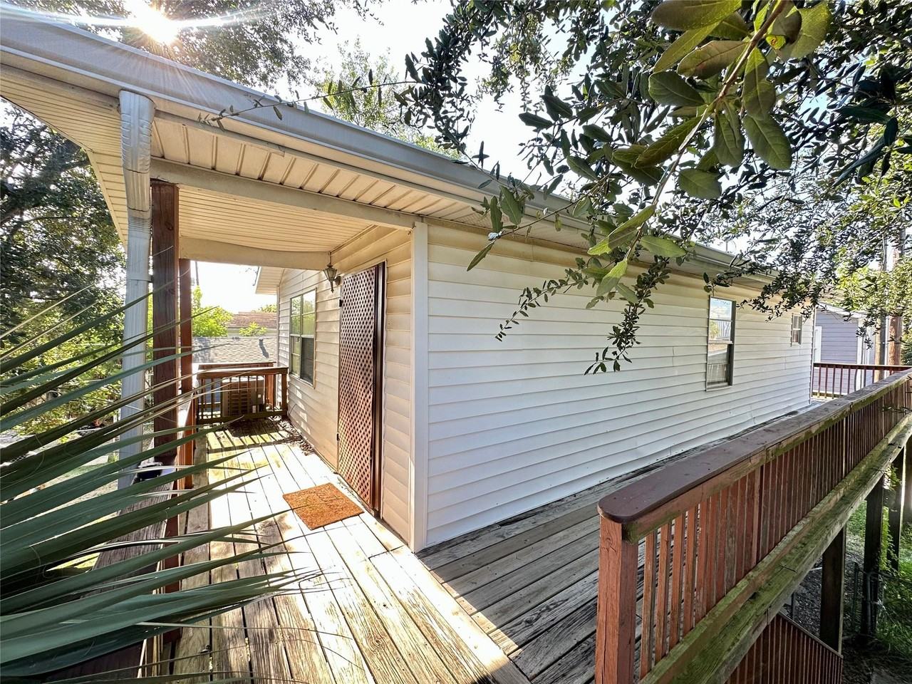 5618 Avenue L - Photo 2 of 11