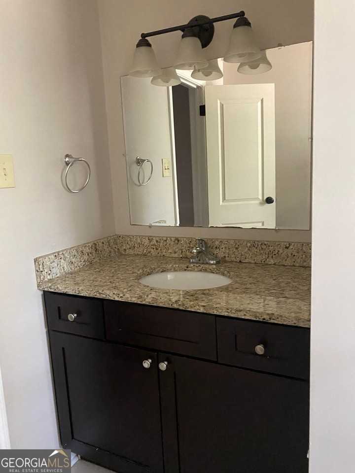 493 King Arnold St - Photo 7 of 7