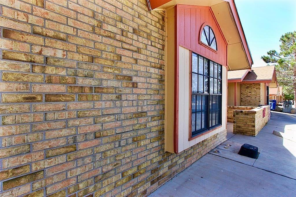 1380 Trudy Elaine Drive - Photo 2 of 26