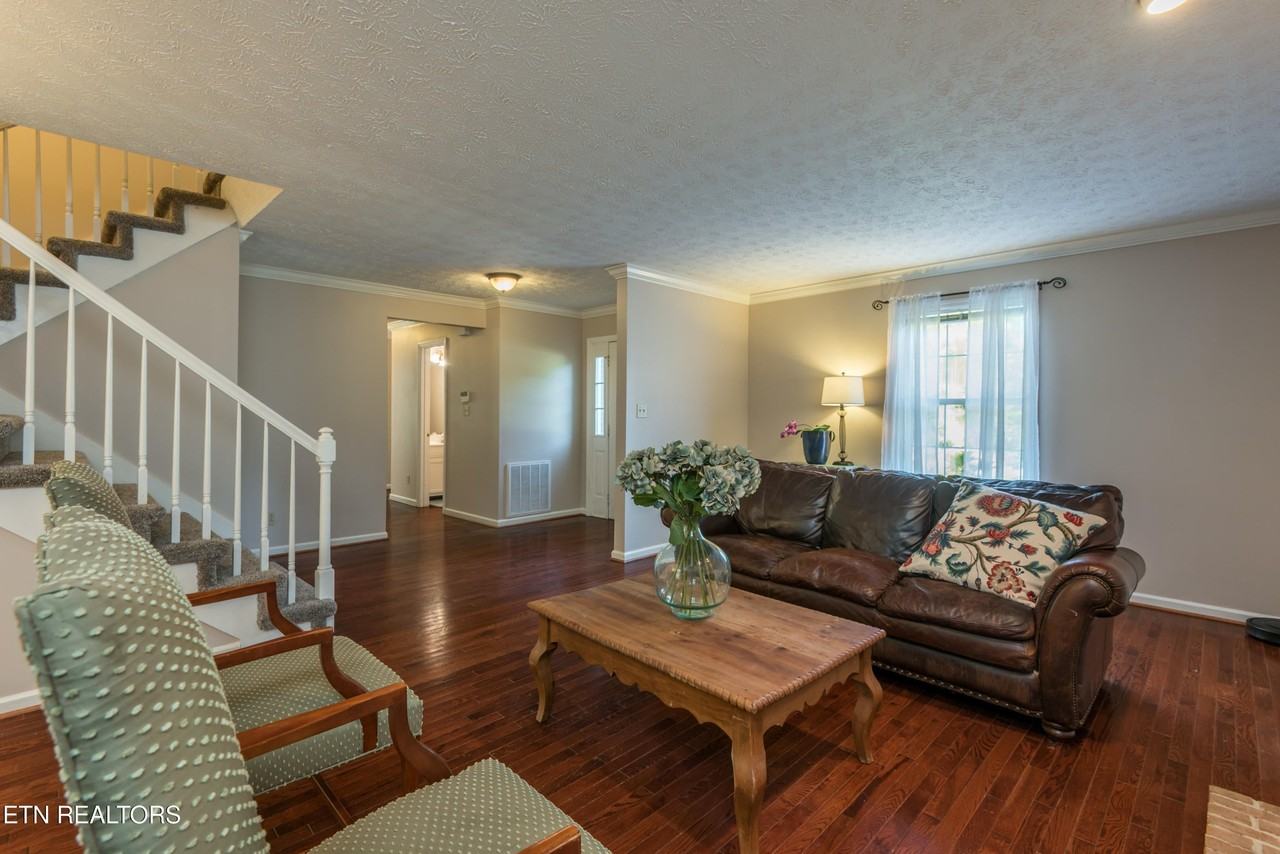 3000 Hidden Ln - Photo 3 of 7