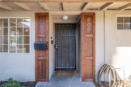 905 North Holly Street - Photo 3 of 29