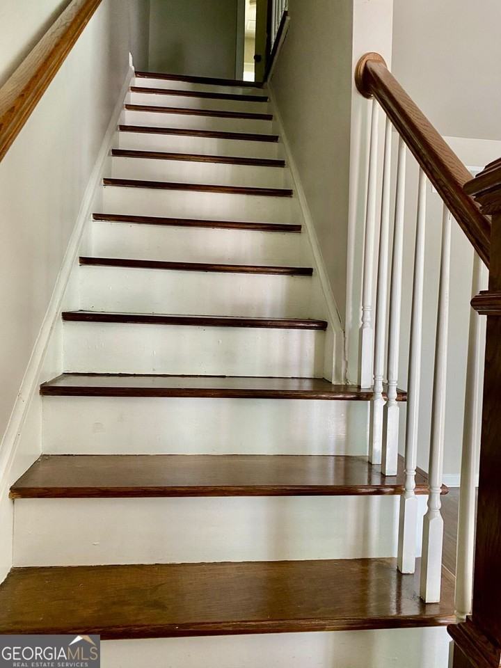 493 King Arnold St - Photo 3 of 8