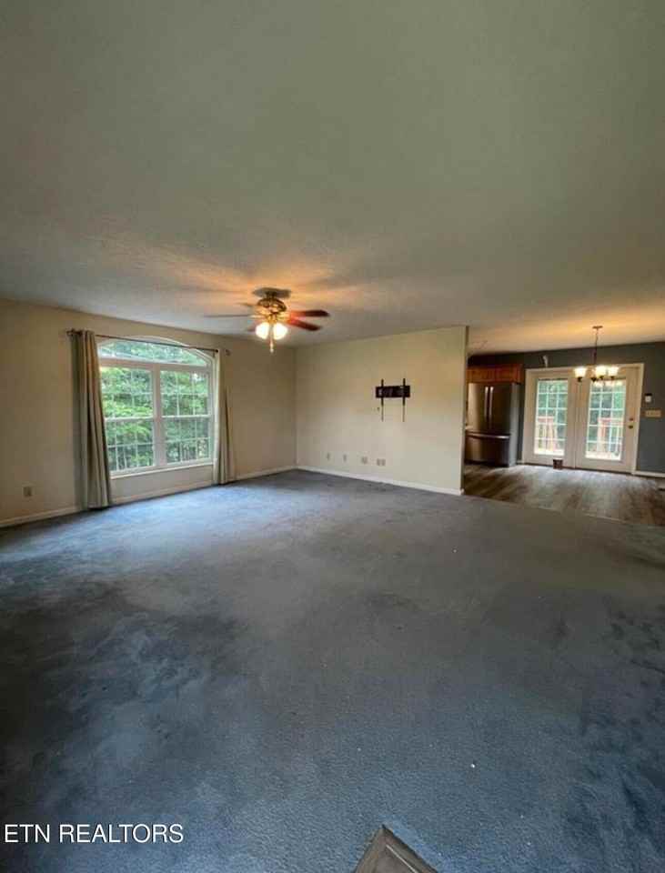 137 Old James Ferry Rd - Photo 5 of 9