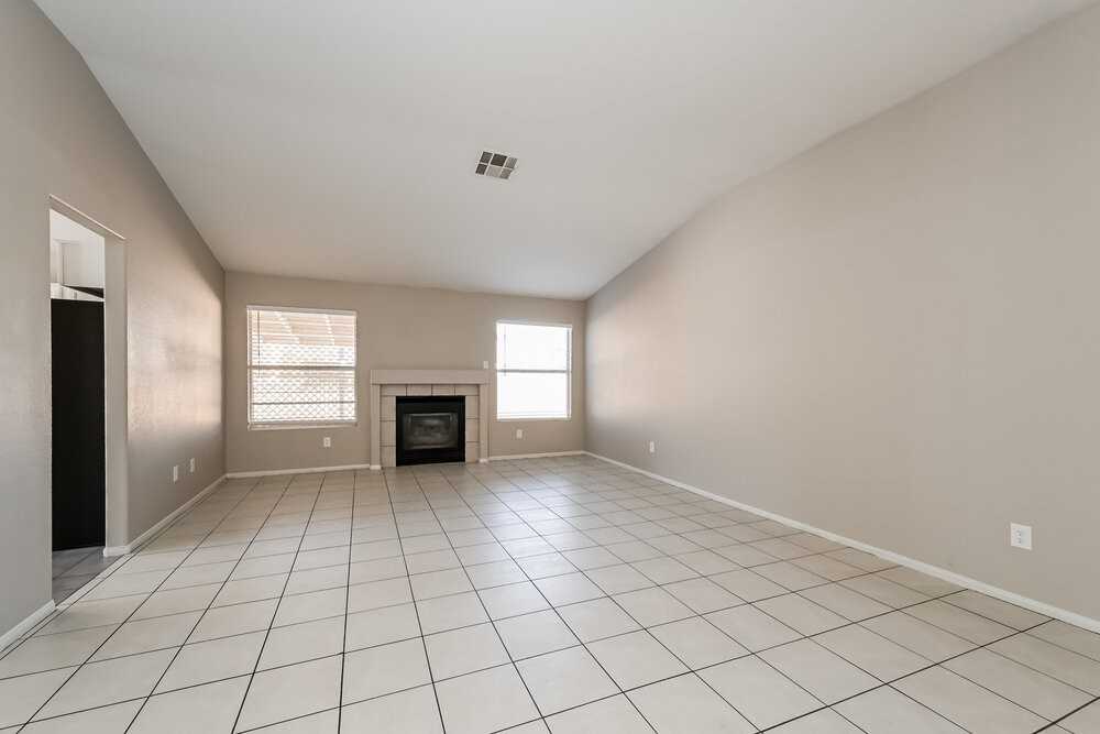 927 River Mountain Dr - Photo 3 of 16