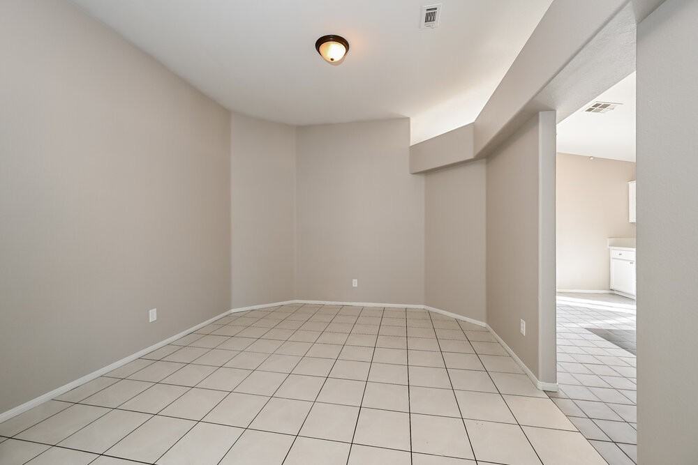 927 River Mountain Dr - Photo 5 of 16
