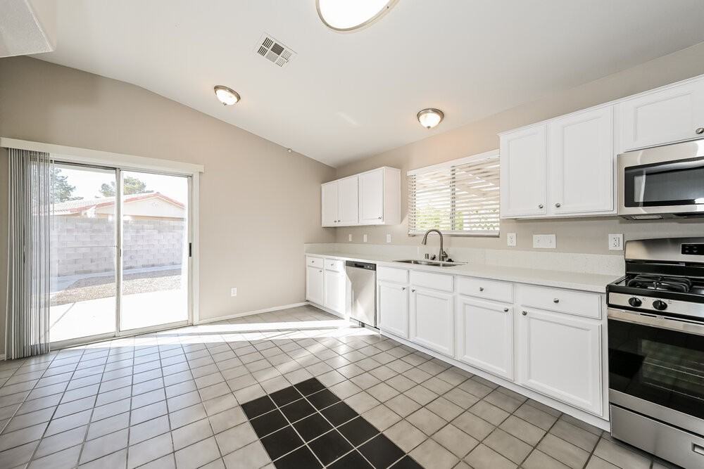 927 River Mountain Dr - Photo 6 of 16