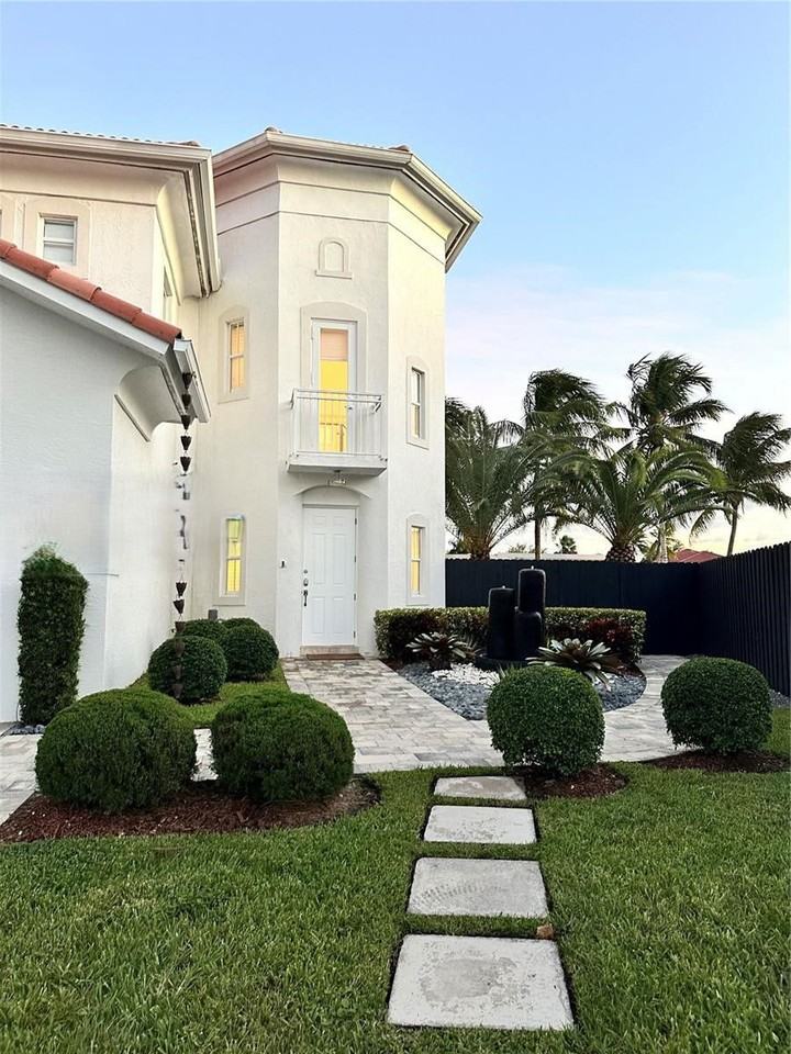 6801 Nw 113th Ct - Photo 2 of 8