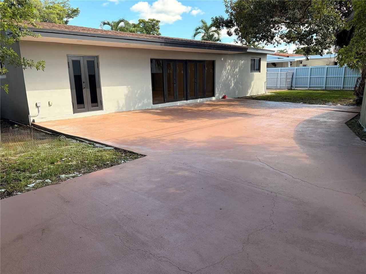 2120 Sw 84th Ave - Photo 7 of 8