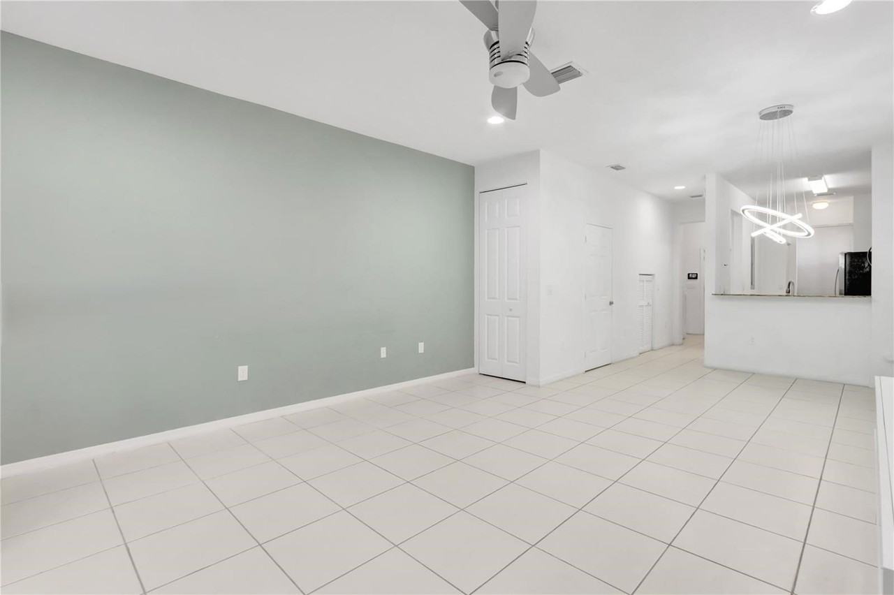 8915 Sw 18th St - Photo 2 of 8