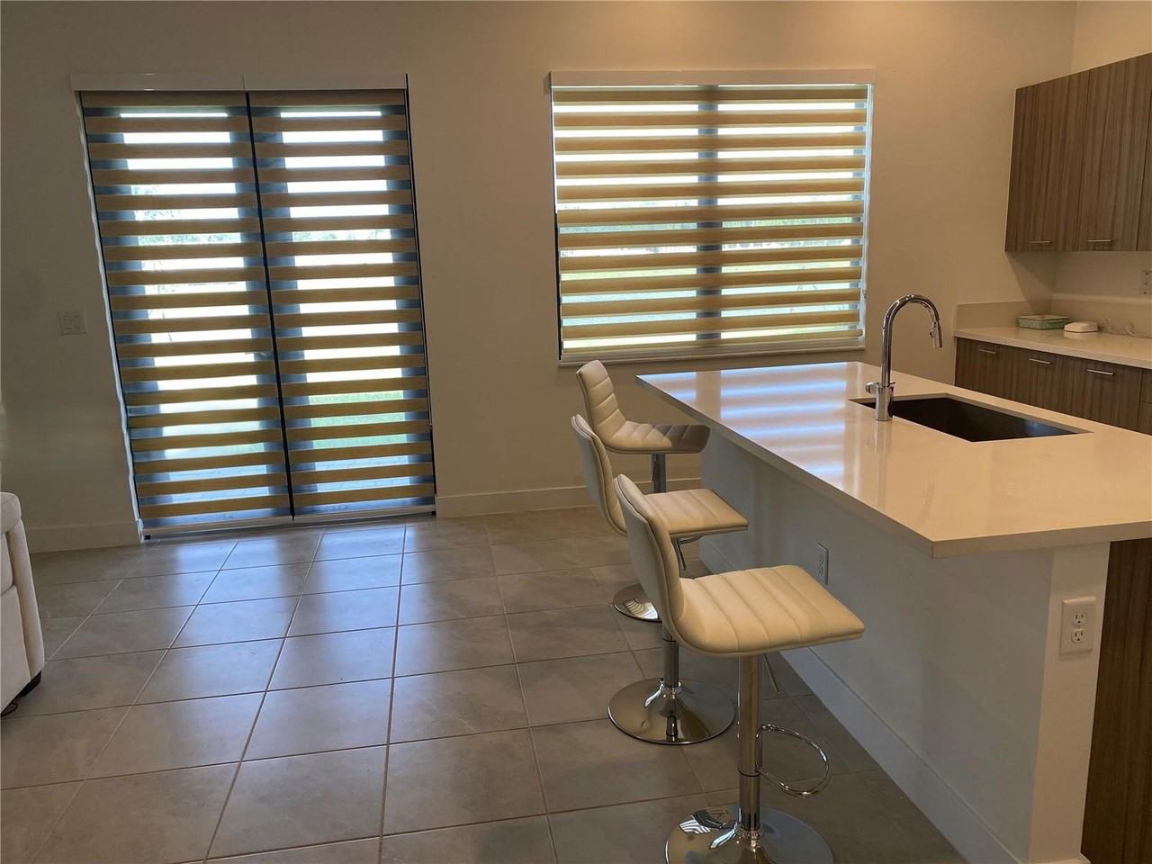 4435 Sw 174th Ave - Photo 5 of 8