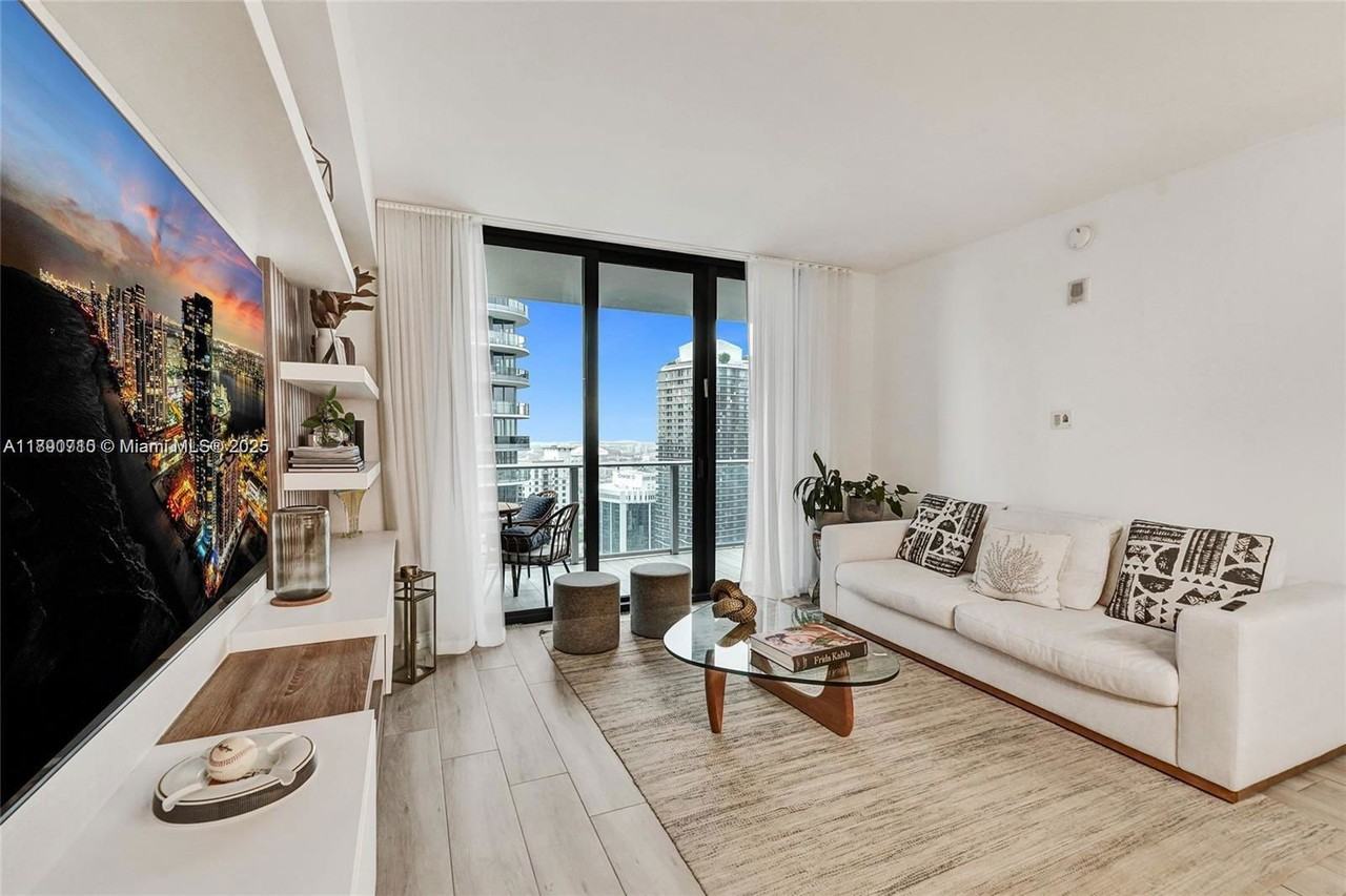 1010 Brickell Ave - Photo 5 of 8