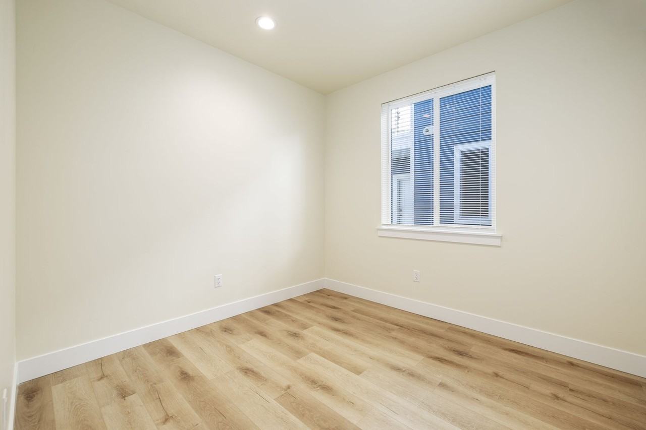 3326 N Cole Rd - Photo 4 of 32