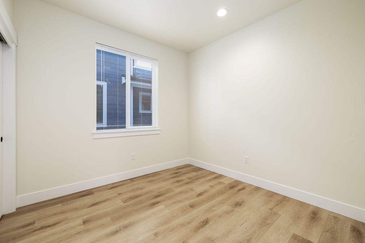 3326 N Cole Rd - Photo 5 of 32