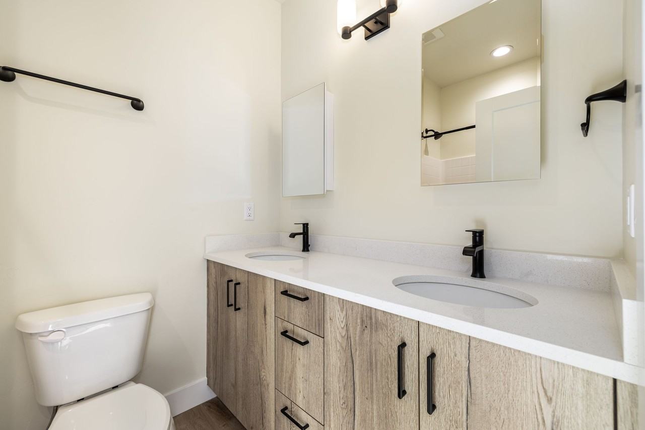 3326 N Cole Rd - Photo 7 of 32