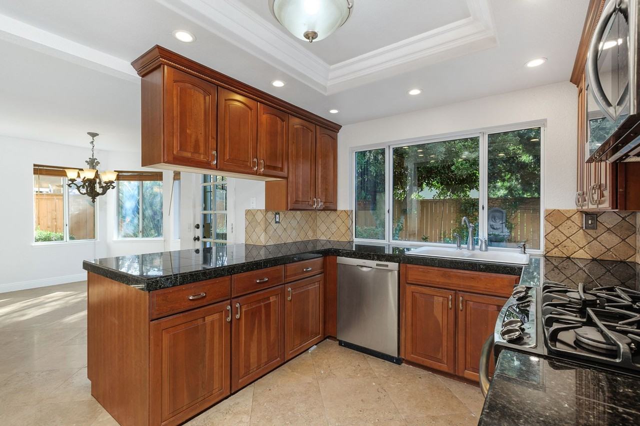 30207 Silver Ridge Ct - Photo 4 of 30