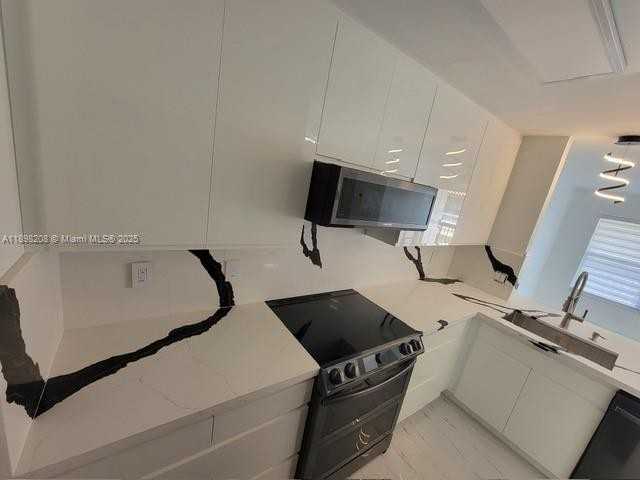 10034 Nw 6th St #204 - Photo 4 of 8