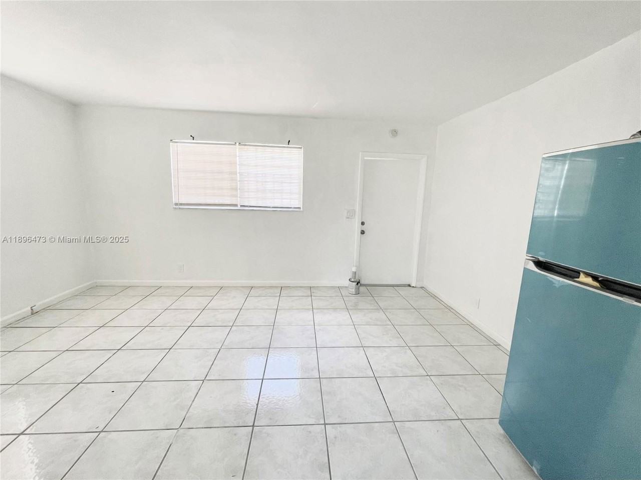 825 Nw 9th St #825 - Photo 4 of 8