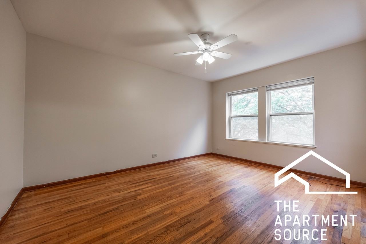 3153 W Argyle St #3W - Photo 6 of 14