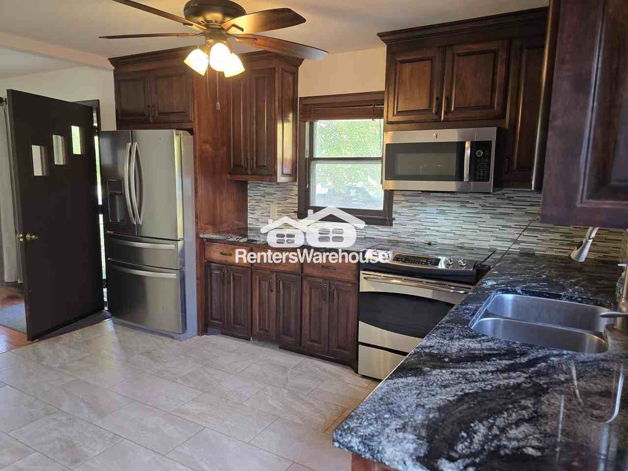 810 3rd Ave E - Photo 3 of 19