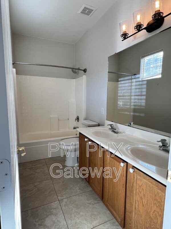 3726 E Bruce Ct - Photo 7 of 17