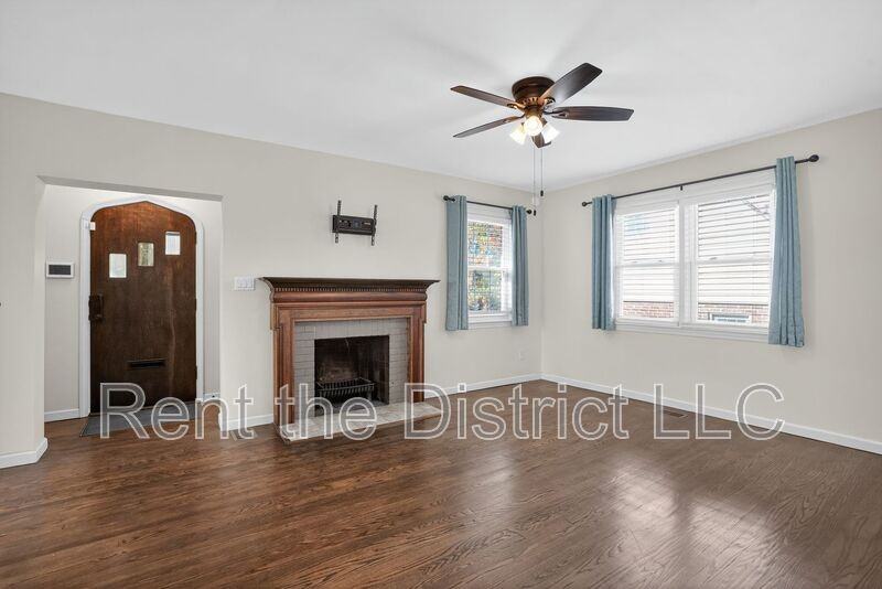 3225 Chestnut St Ne - Photo 2 of 28