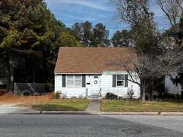 featured image of 1203 Lafayette St