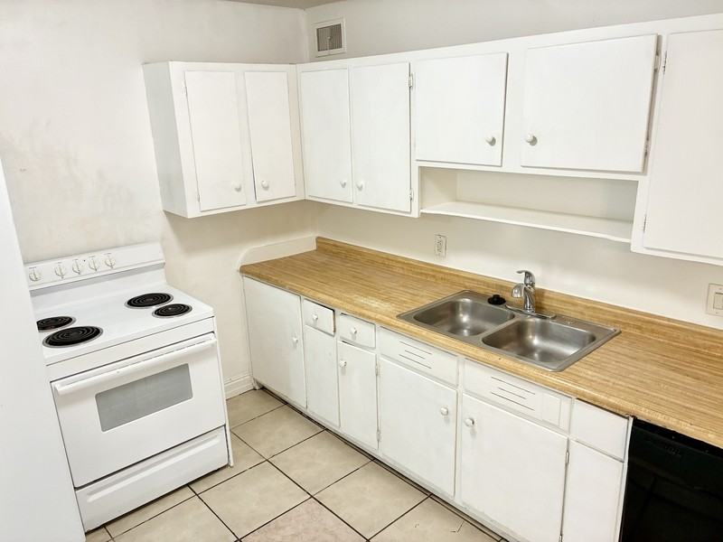 631 Northeast - Photo 7 of 33