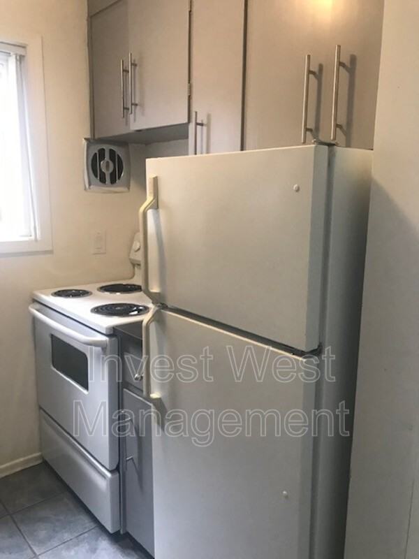 1630 11th Ave - Photo 4 of 15