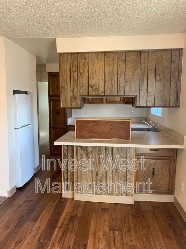 3331 Neavenue #4 - Photo 2 of 10