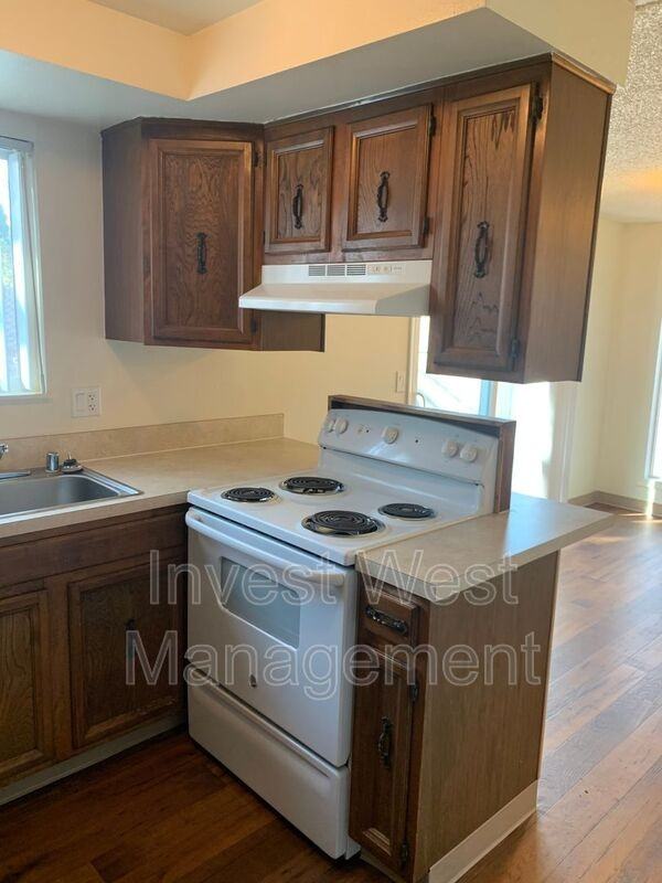 3331 Neavenue #4 - Photo 4 of 10