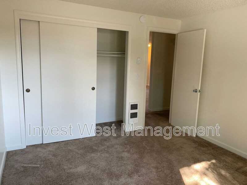 3331 Neavenue #4 - Photo 7 of 10