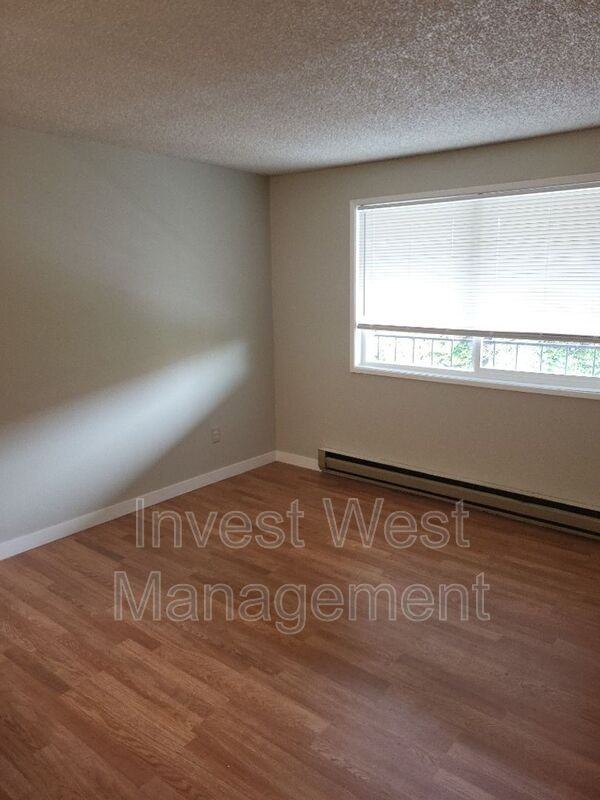 9100 Neavenue #7 - Photo 4 of 15