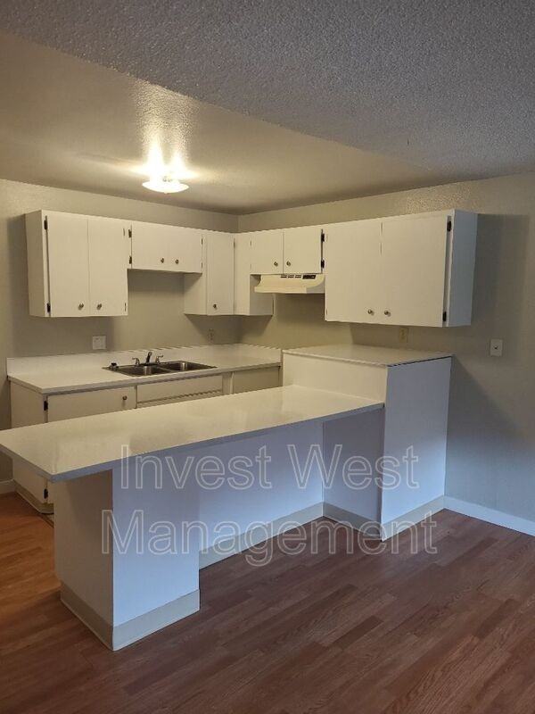 9100 Neavenue #7 - Photo 5 of 15