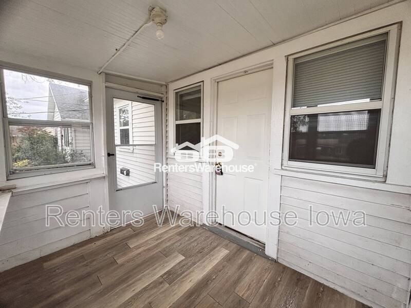 1229 Merle Hay Rd - Photo 2 of 15