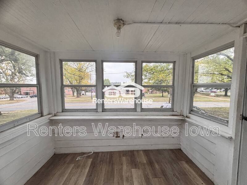 1229 Merle Hay Rd - Photo 3 of 15