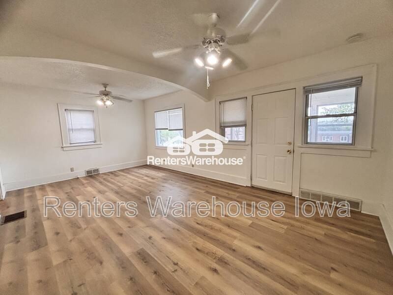 1229 Merle Hay Rd - Photo 7 of 15