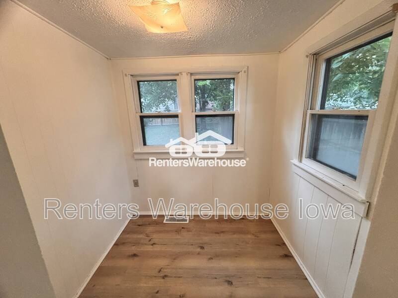 1229 Merle Hay Rd - Photo 4 of 15