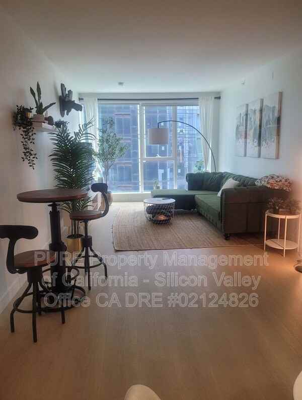 188 W Saint James St #10811 - Photo 3 of 10