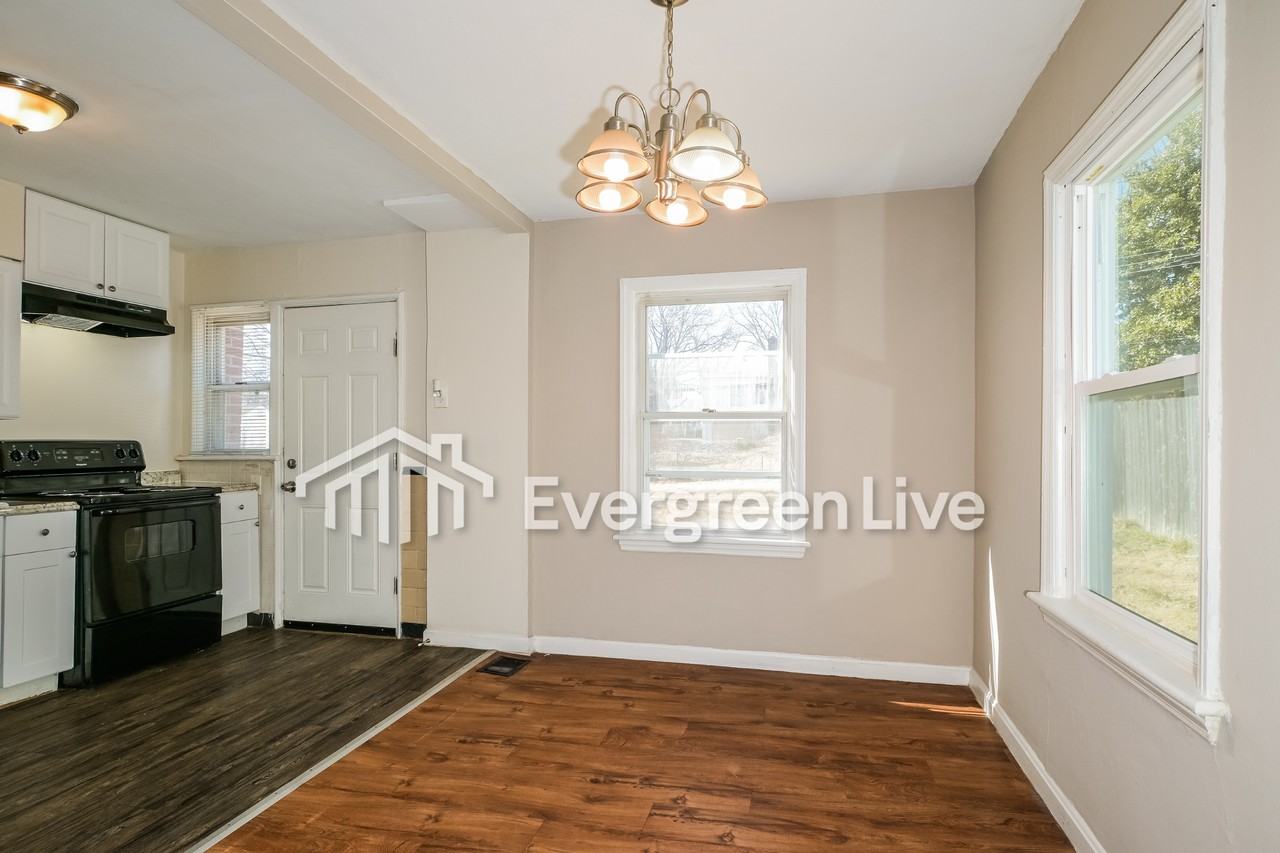 1919 Clare Ct - Photo 5 of 15