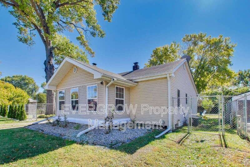 321 Albany St - Photo 3 of 38