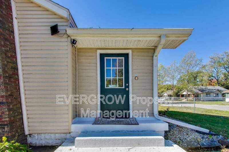 321 Albany St - Photo 4 of 38