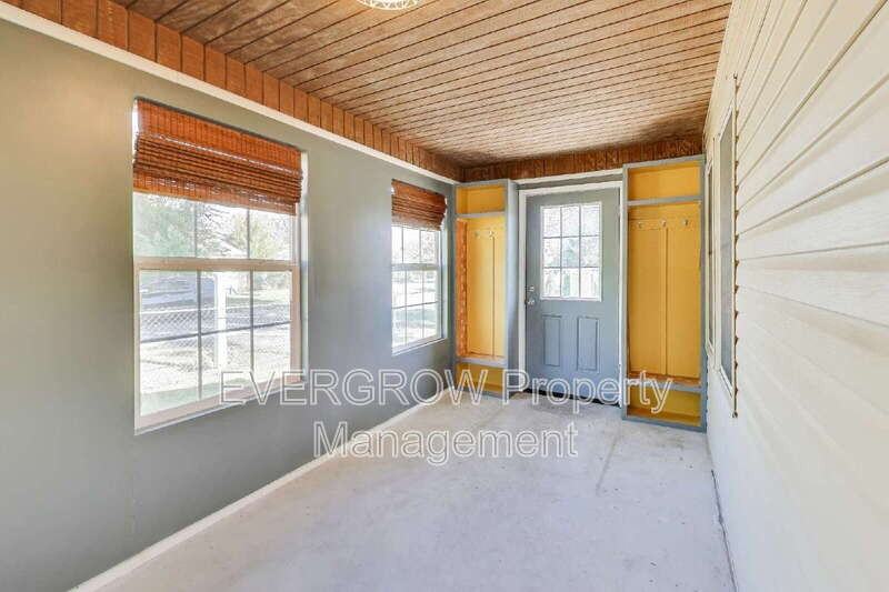 321 Albany St - Photo 5 of 38